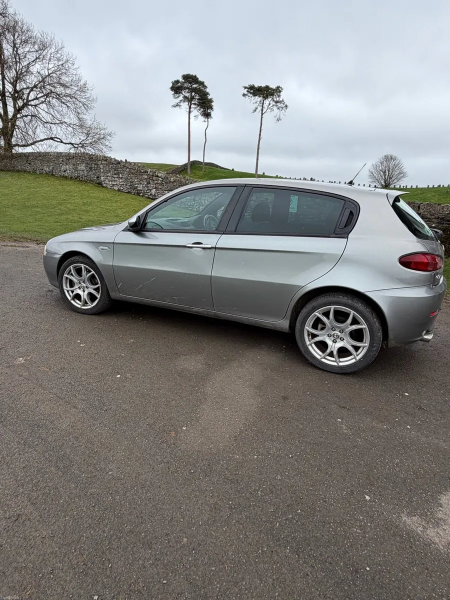 Alfa Romeo 147 - Image 4