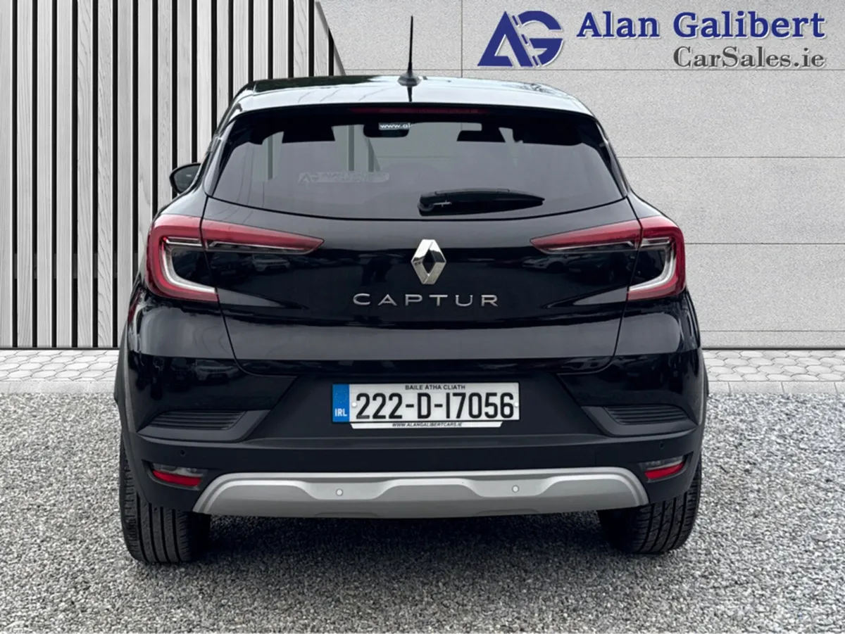 Renault Captur ICONIC EDITION  TCE €79 PW - Image 6