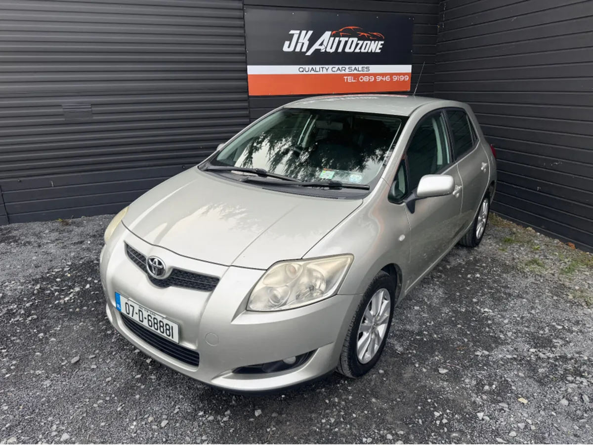 Toyota Auris 1.4 5DR LUNA - Image 3