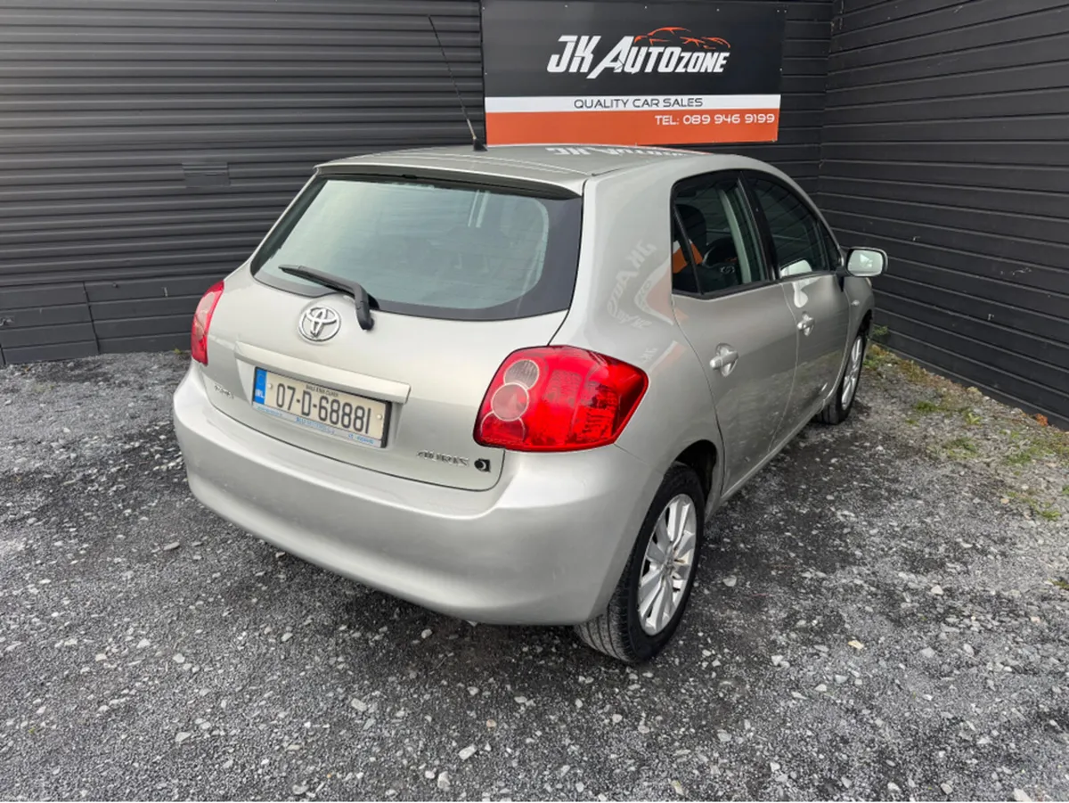 Toyota Auris 1.4 5DR LUNA - Image 4