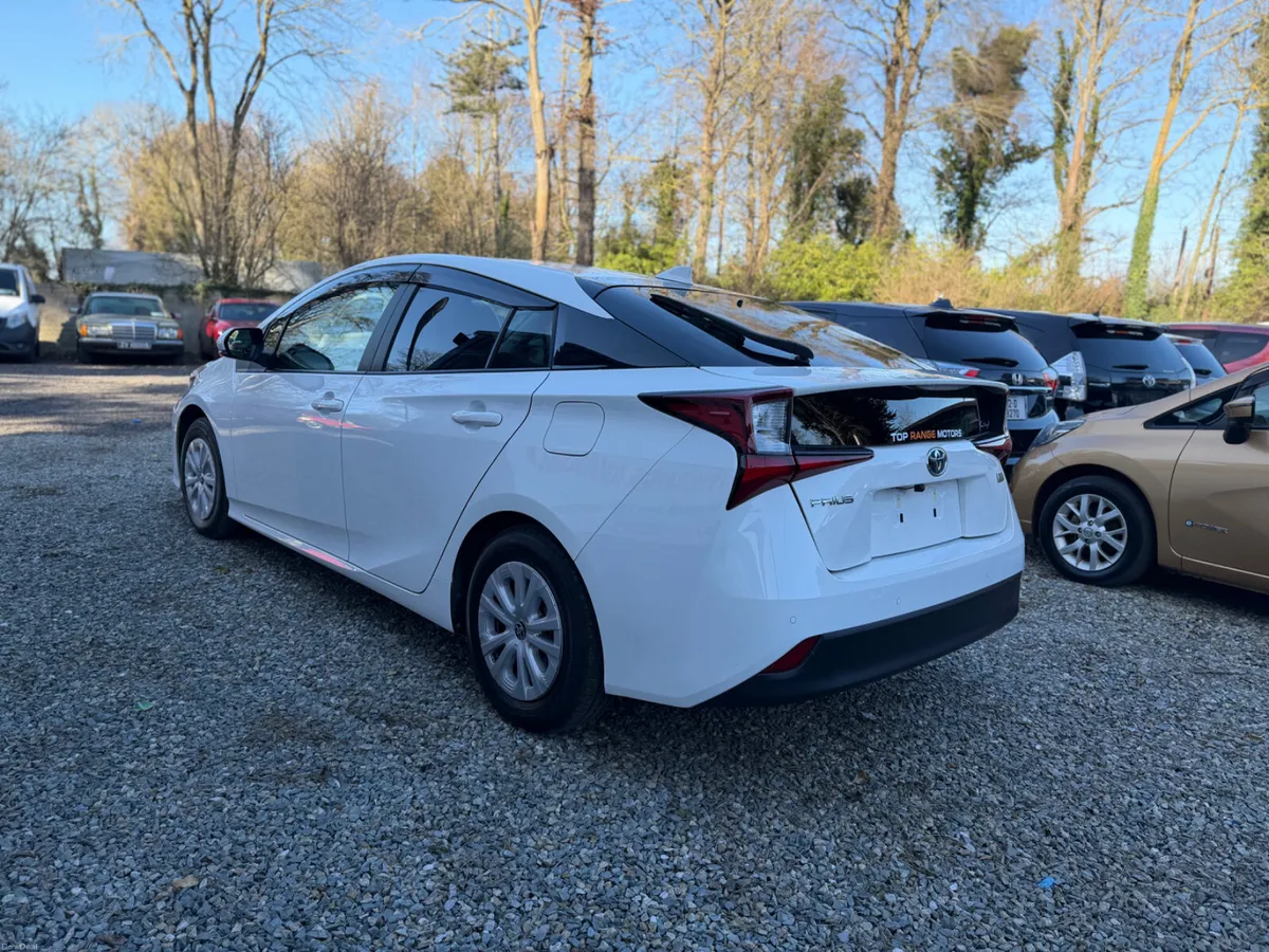 Toyota Prius 2022 safety package - Image 4