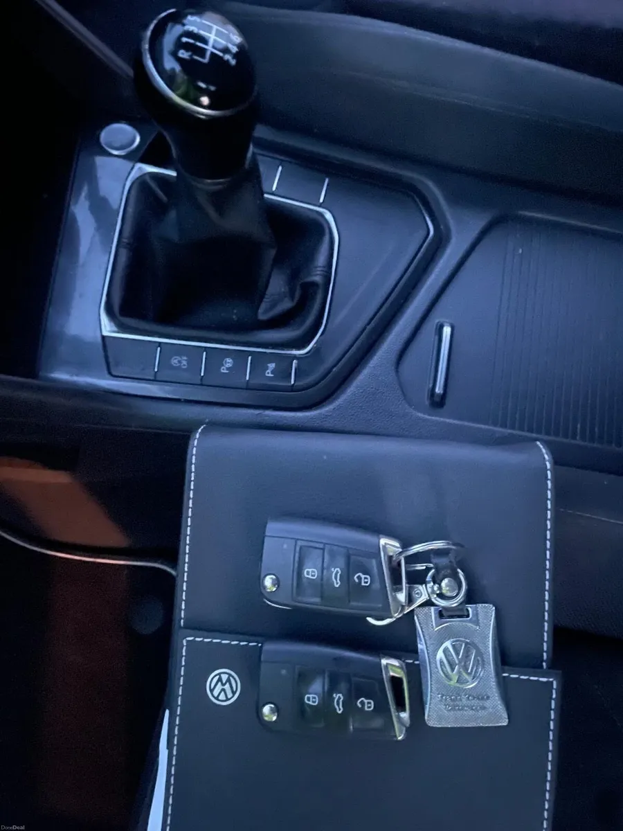 Volkswagen Tiguan R-Line 2.0 TDI Manual - Image 4