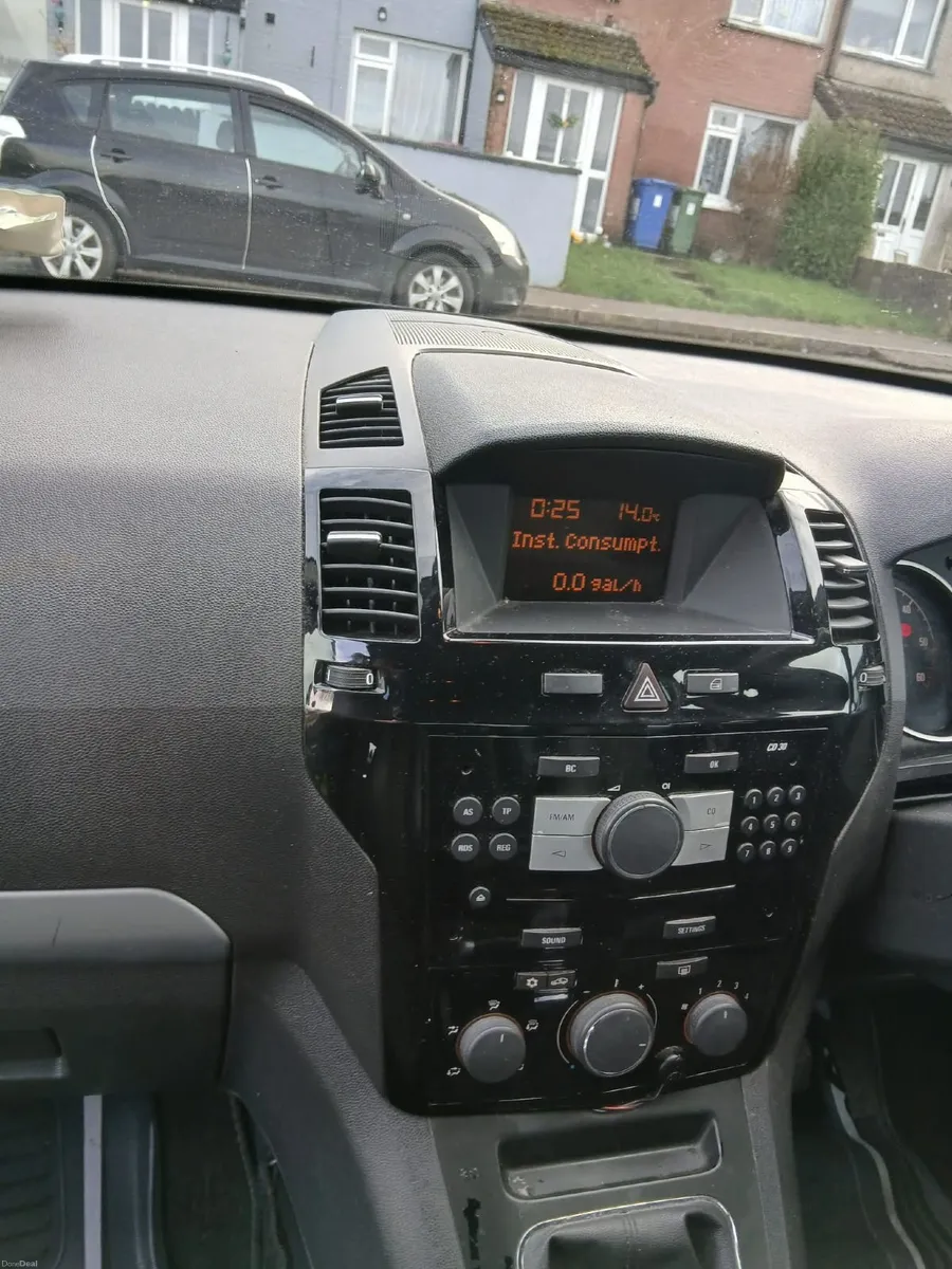 Opel Zafira 2011 - Image 2