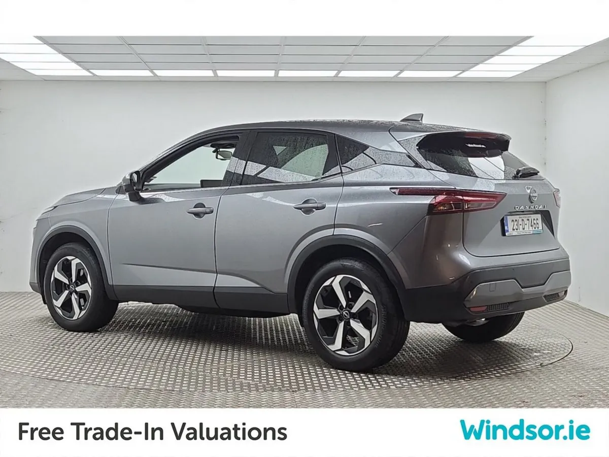 Nissan Qashqai 1.3 PET MILD HYBRID SV PREMIUM - Image 4