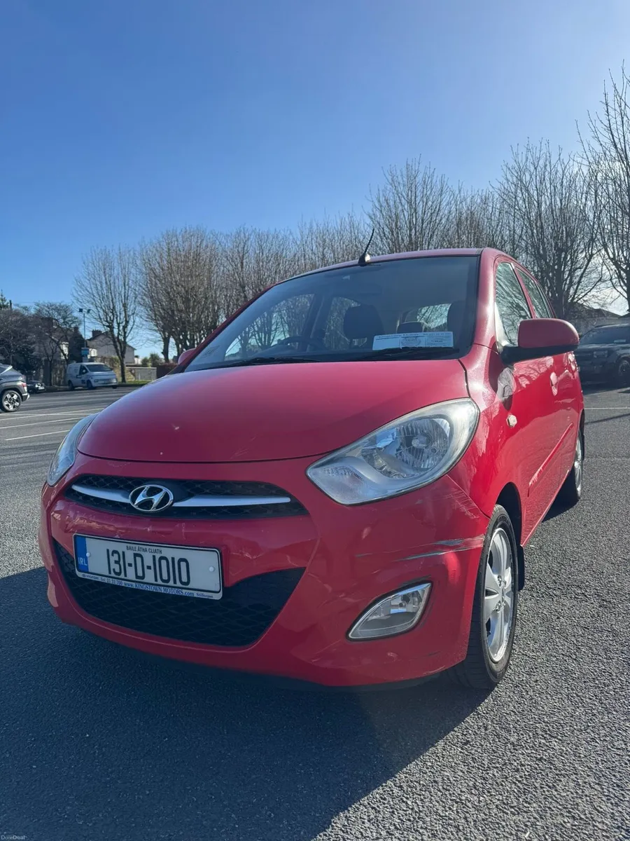 Hyundai i10 Deluxe - Image 2