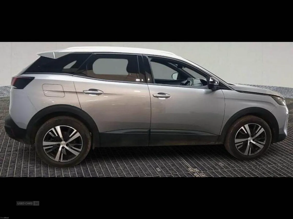 Peugeot 3008 DIESEL ESTATE - Image 2