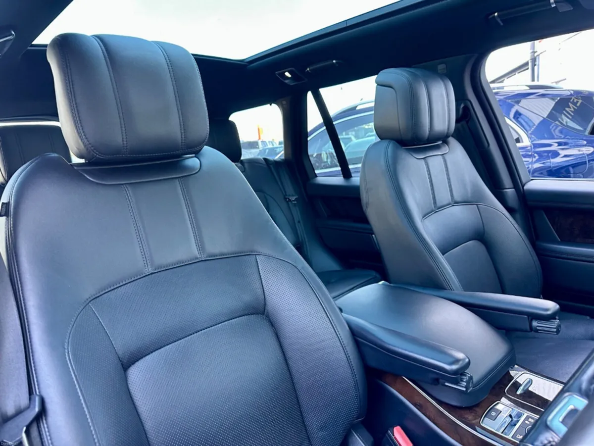 Land Rover Range Rover RANGEROVER P400E VOGUE 404P - Image 6