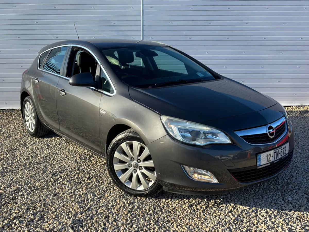 Opel Astra SE 1.7 CDTI 110PS 5DR - Image 1