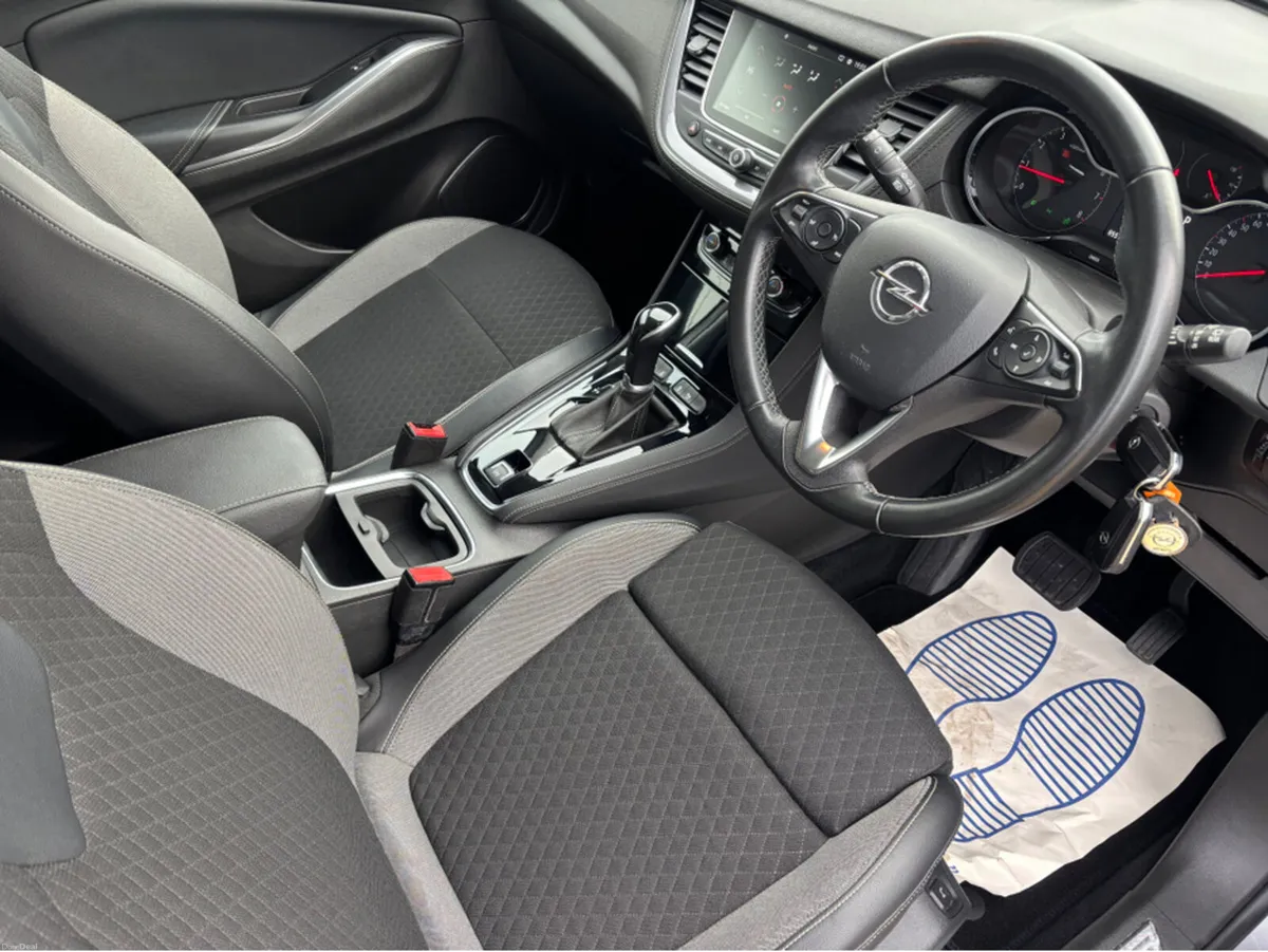 Opel Grandland X SRI 1.5 TURBO D AUTOMATIC - Image 2