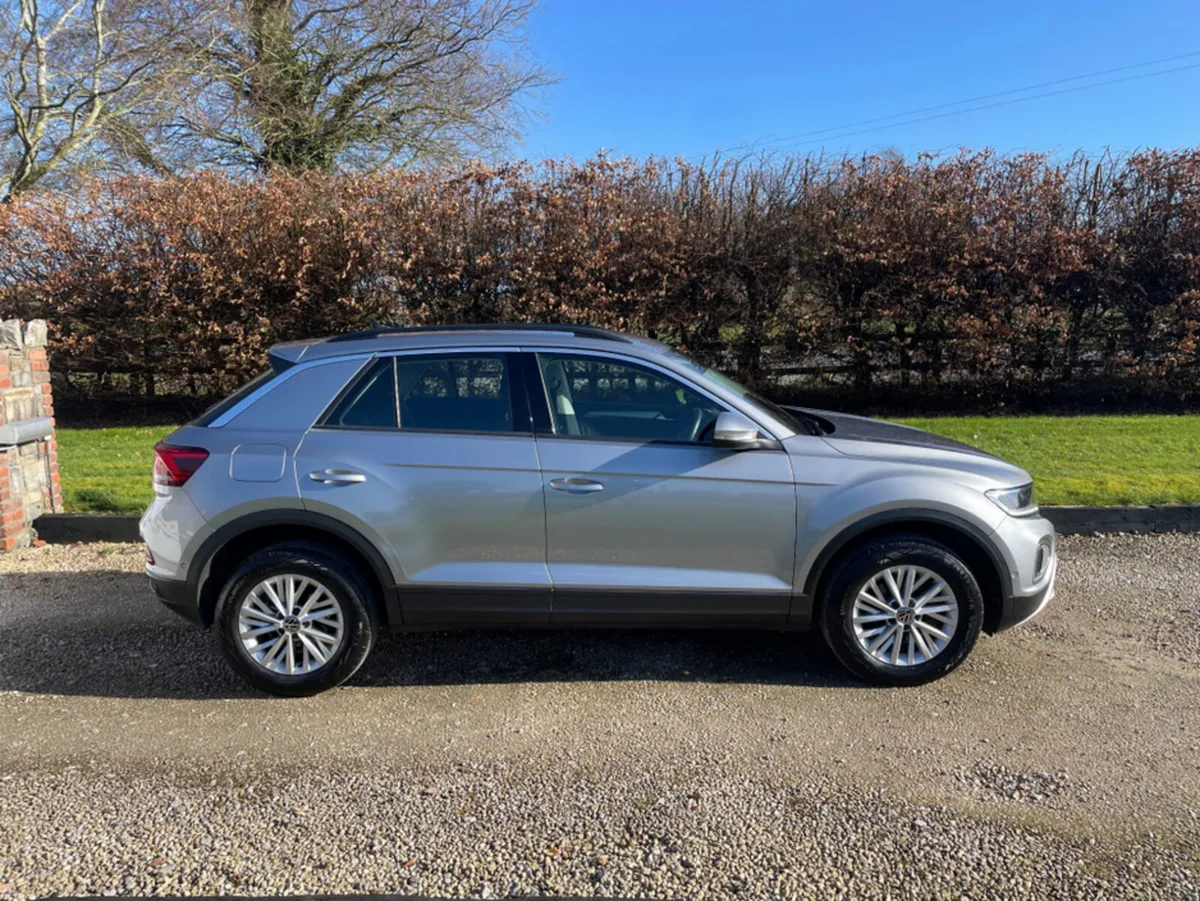 Volkswagen T-Roc 1.0 LITRE TSI LIFE MODEL - Image 4