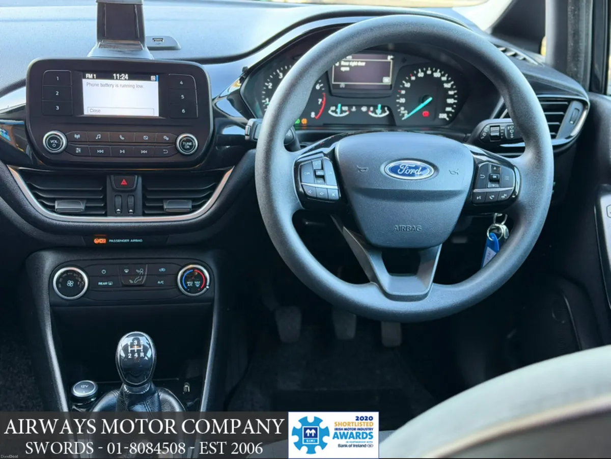 Ford Fiesta 1.1 ZETEC 5DR - FULL SERVICE HISTORY - Image 4