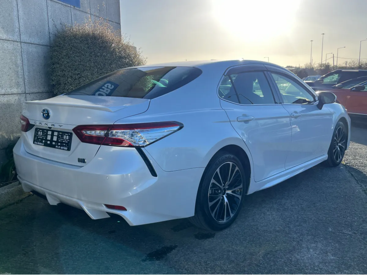 Toyota Camry WS AUTOMATIC HYBRID 2.5 PETROL //ADAP - Image 4