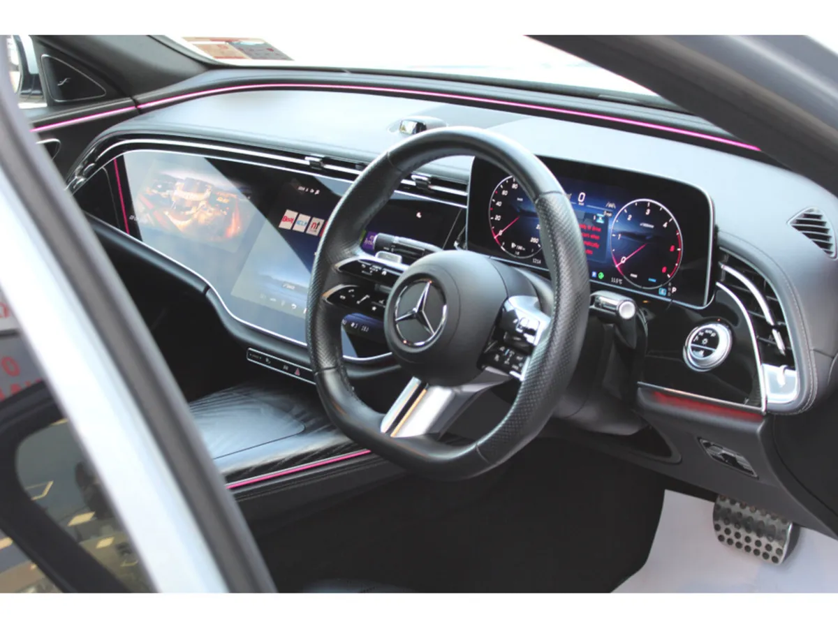 Mercedes-Benz E-Class E220D AMG Line PREMIUM - Image 2