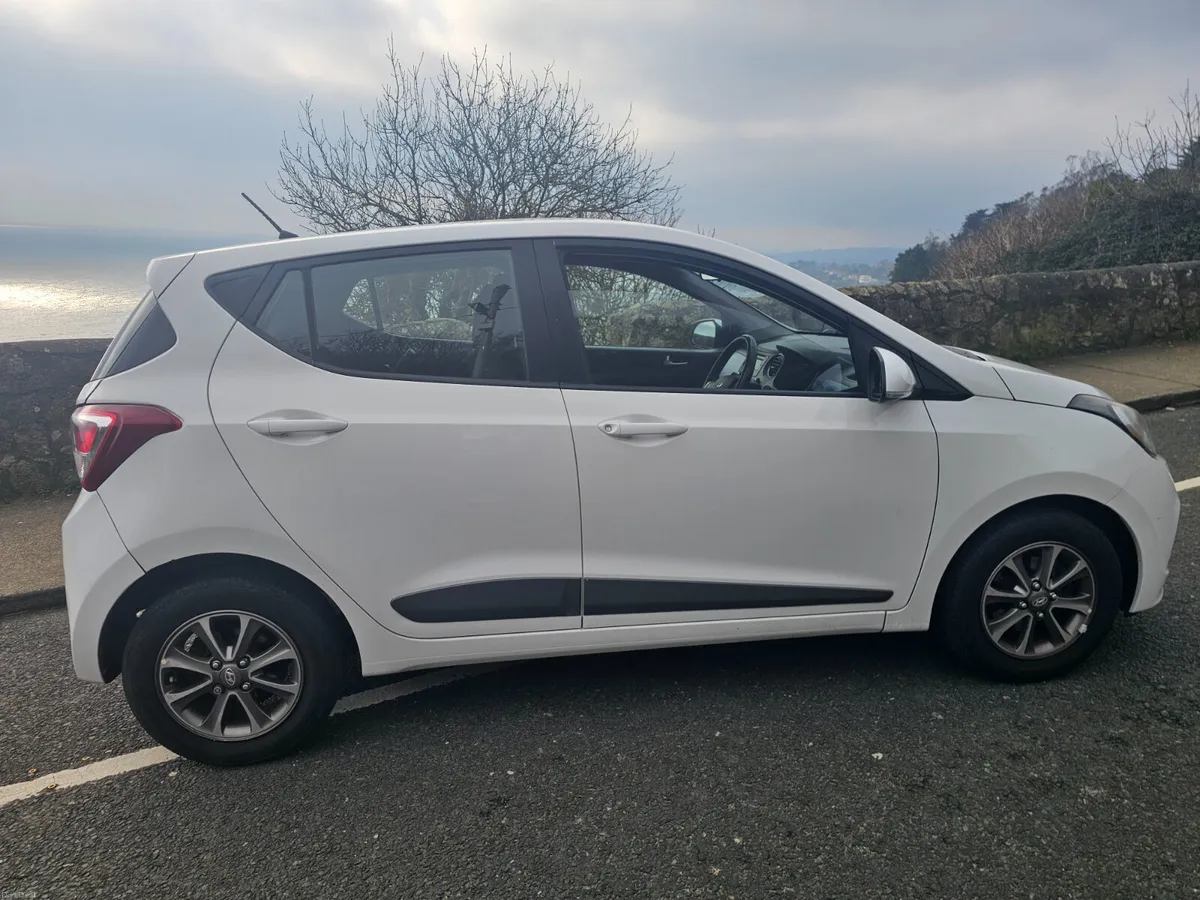 Hyundai i10 1.2l *LOW MILEAGE* - Image 4
