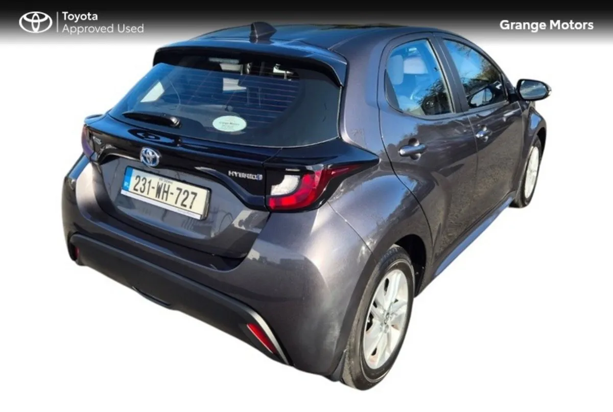 Toyota Yaris 1.5 HYBRID LUNA 5DR - Image 3