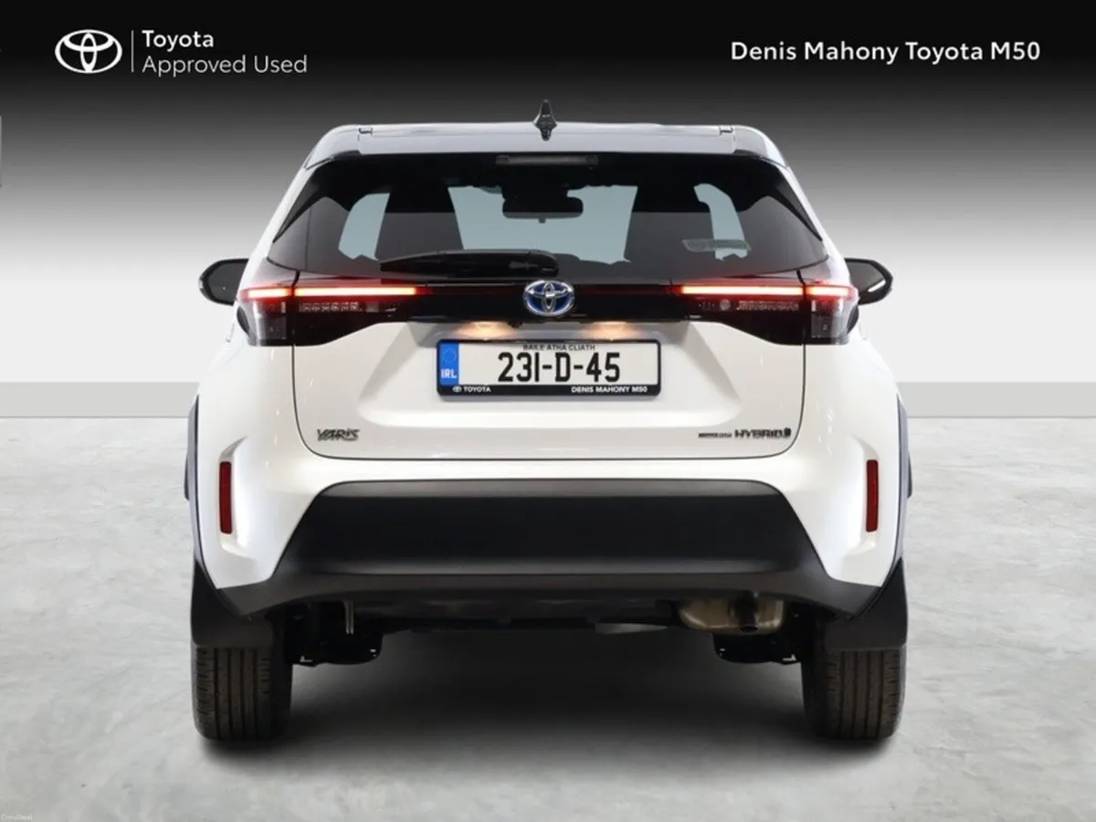 Toyota Yaris Cross Luna Sport Bi-Tone Hybrid - Image 4