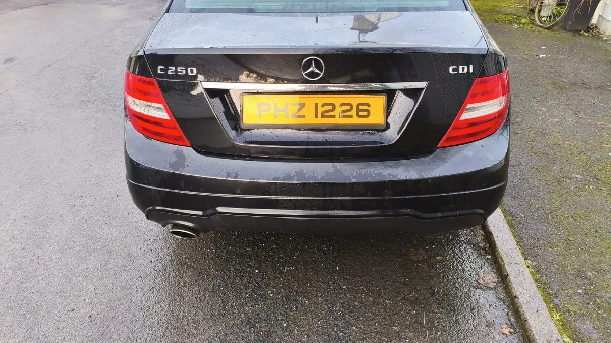 Mercedes-Benz C-Class 2012 - Image 3