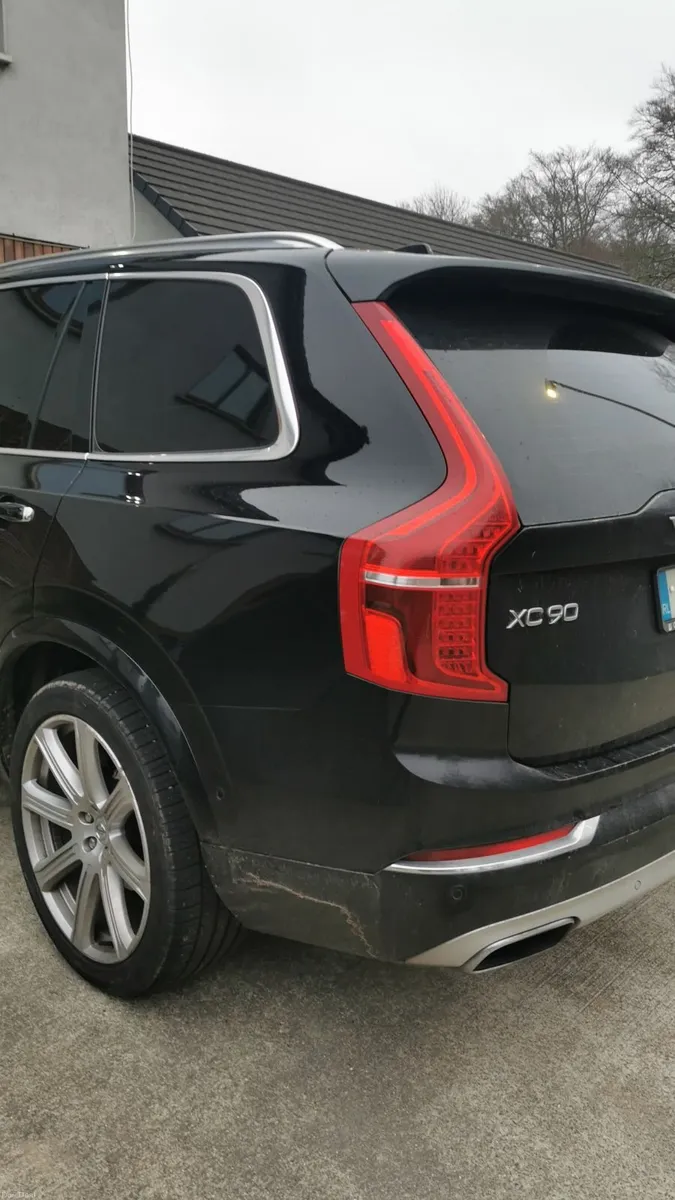 Volvo XC90 2015 - Image 2