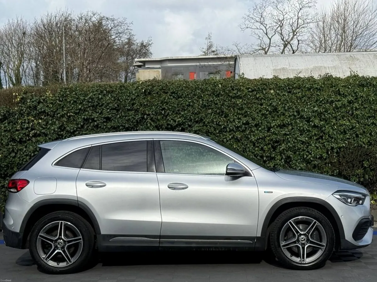 Mercedes-Benz GLA GLA250e EXCLUSIVE EDITION 1.3 HY - Image 2