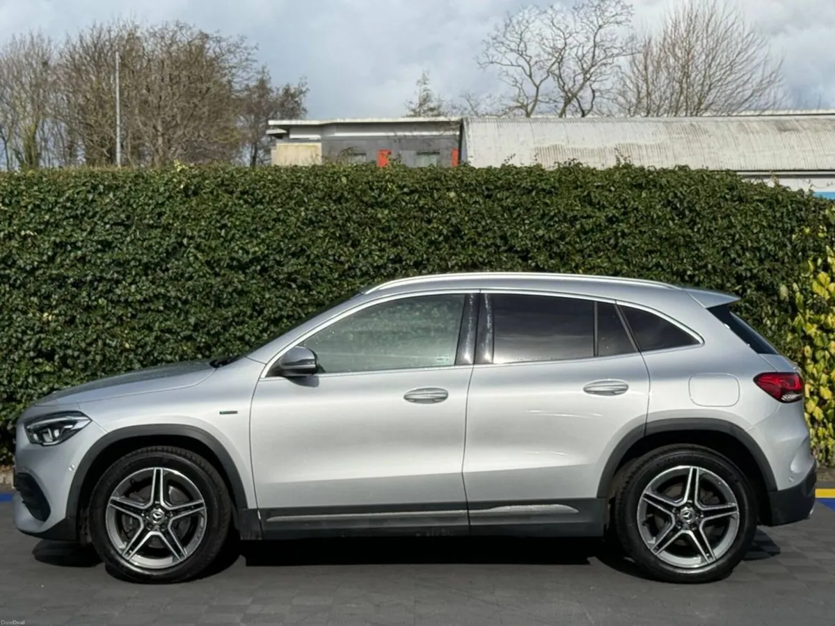 Mercedes-Benz GLA GLA250e EXCLUSIVE EDITION 1.3 HY - Image 3
