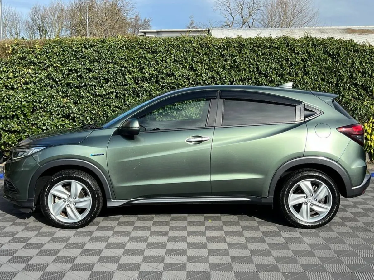 Honda Vezel 1.5 HYBRID // VERY LOW MILEAGE // HALF - Image 3