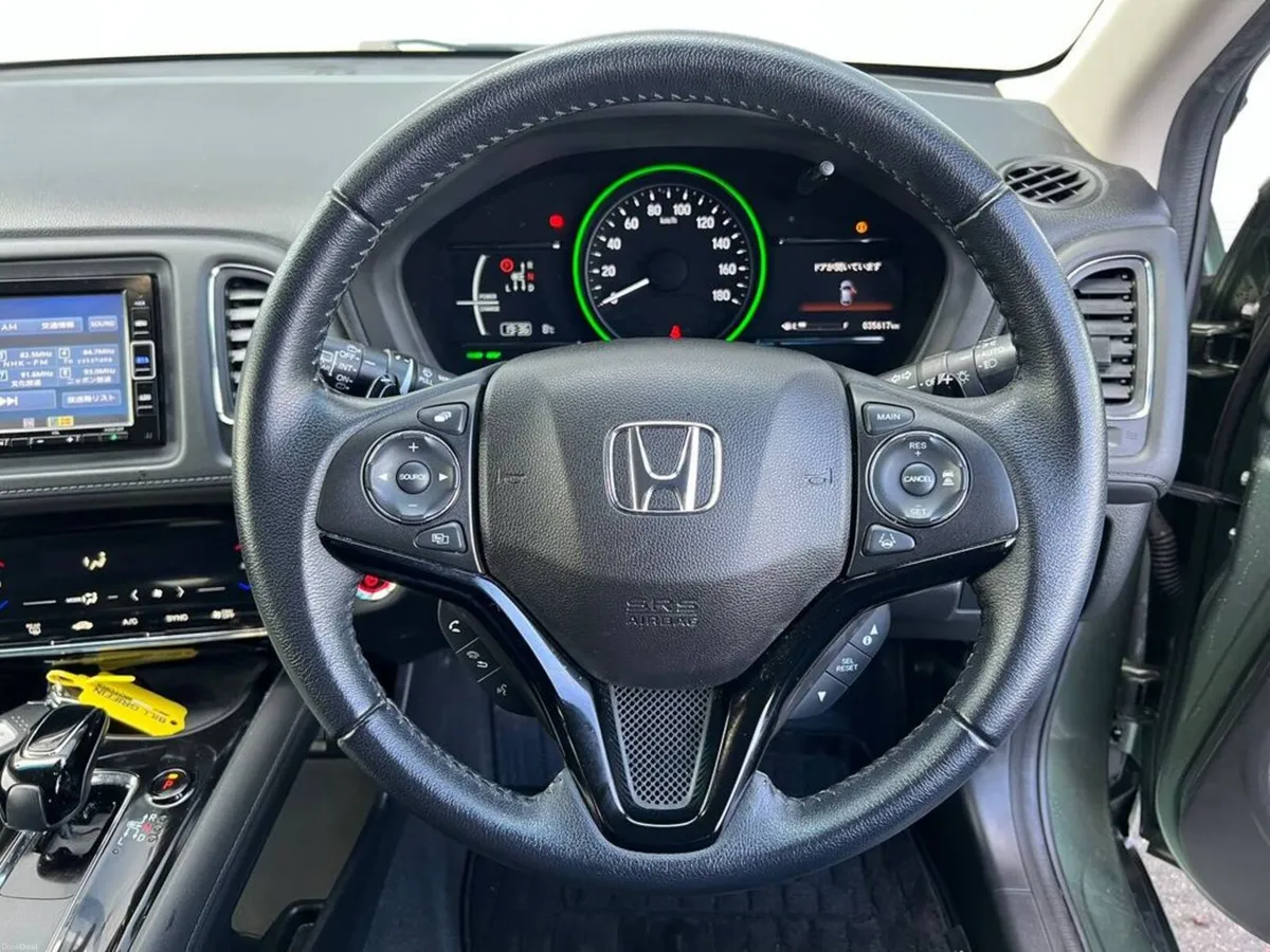 Honda Vezel 1.5 HYBRID // VERY LOW MILEAGE // HALF - Image 4