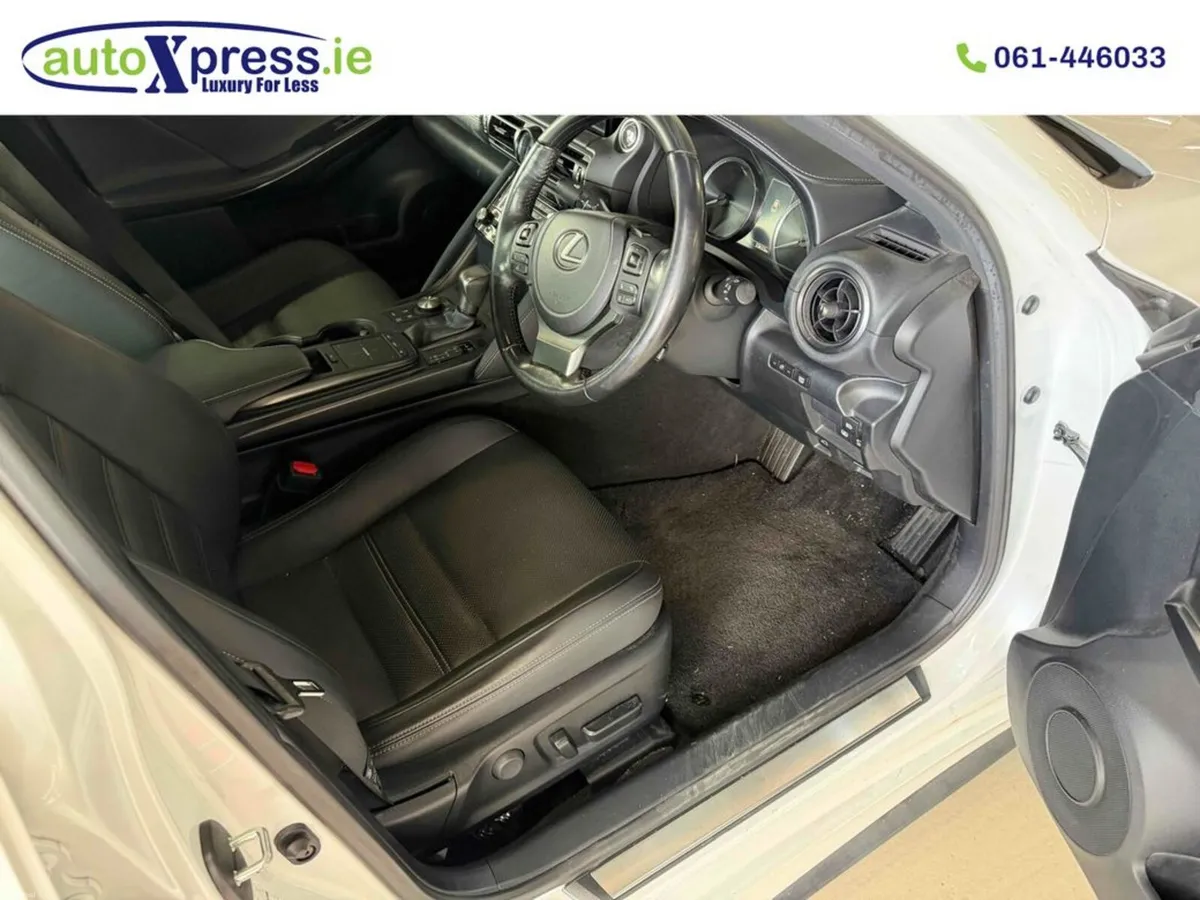 Lexus IS 2.5 Hybrid VERSION L, Low mileage - Image 4