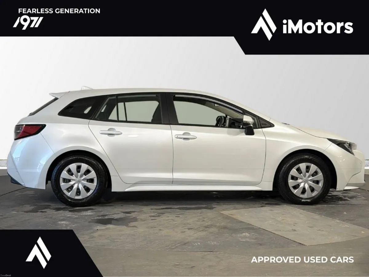 Toyota Corolla TOURING HYBRID X AUTOMATIC - Image 2