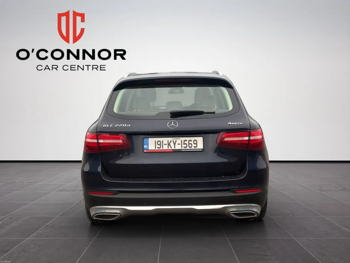 Mercedes-Benz GLC Navy suit, cream interior — dres - Image 3