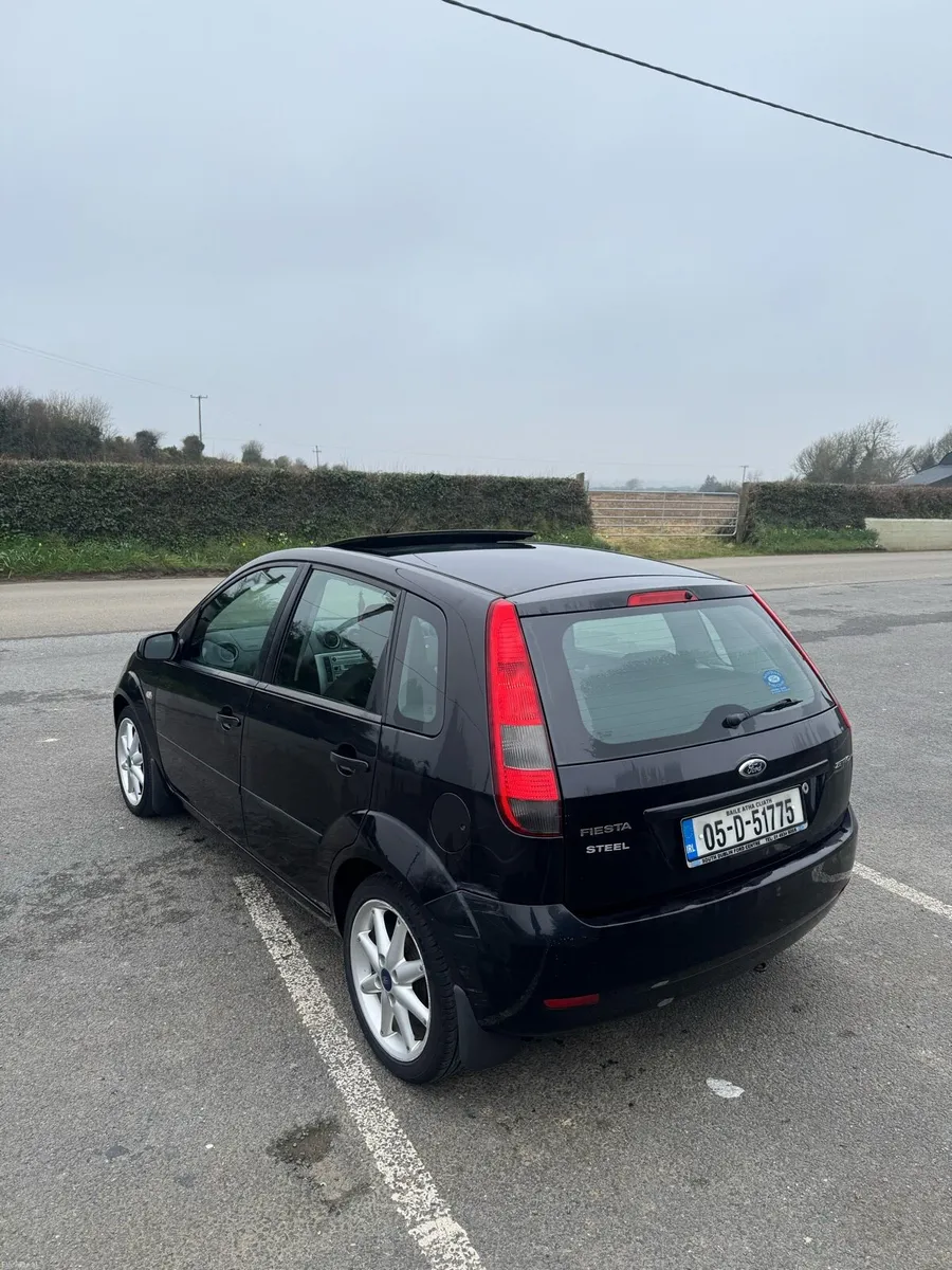 Ford fiesta - Image 4