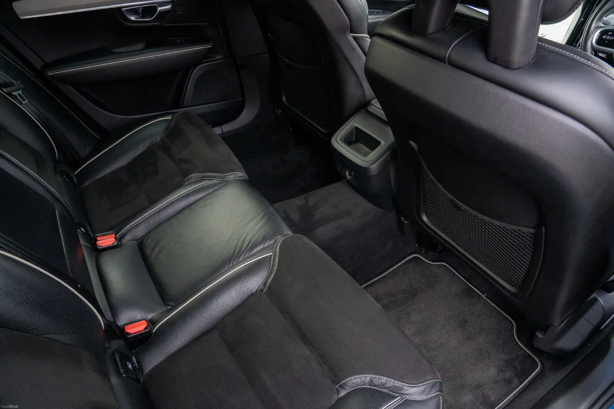 2018 Volvo S90 R-DESIGN - Image 4