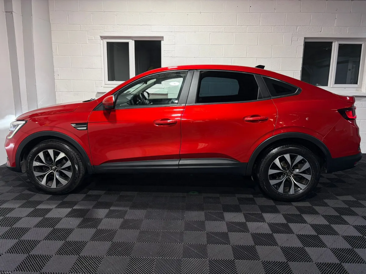 Renault Arkana 2022 AUTOMATIC ICONIC SPEC EXTRAS - Image 3