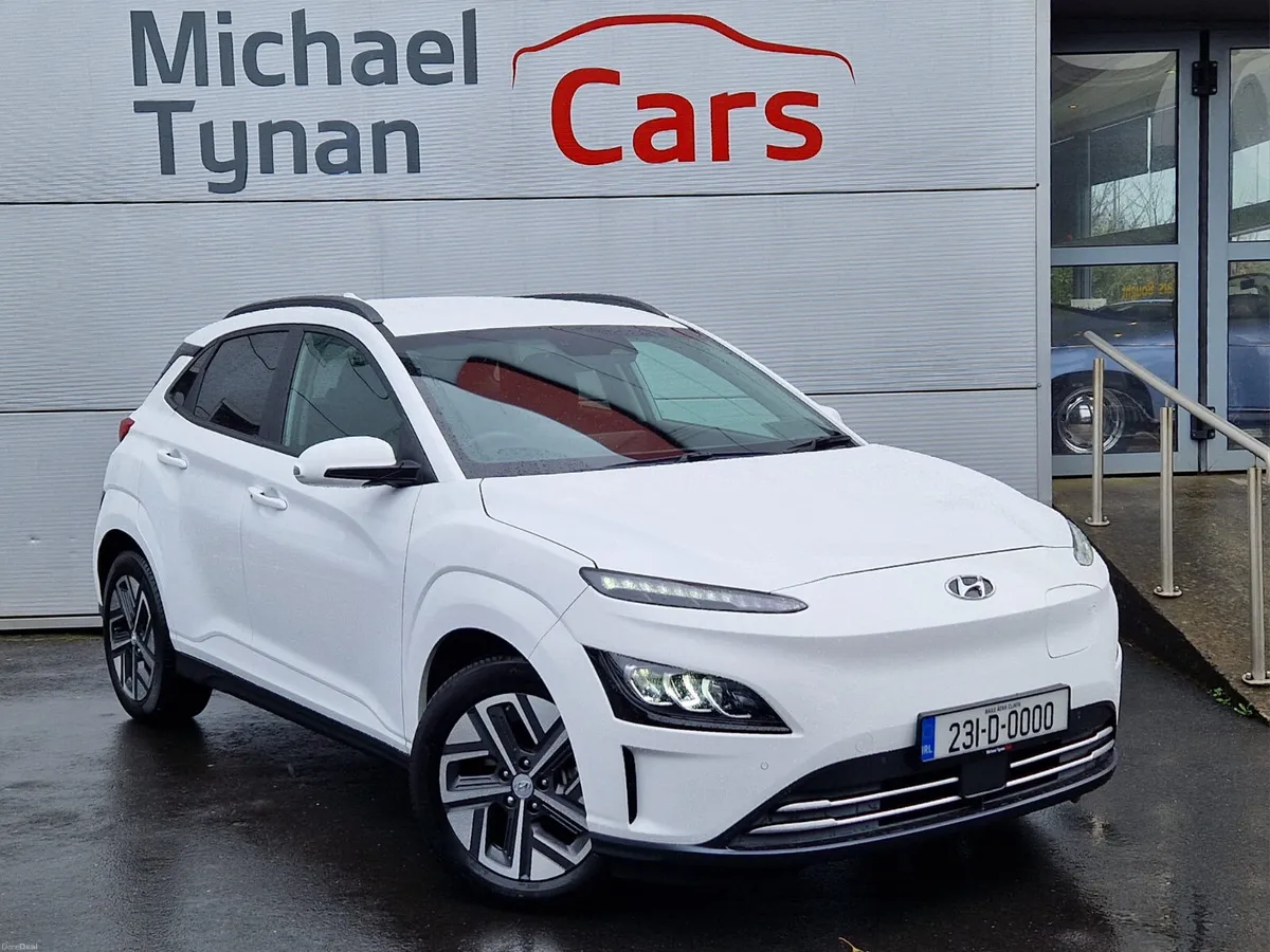 2023 Hyundai Kona 64kwh, Premium, CarPlay - Image 1