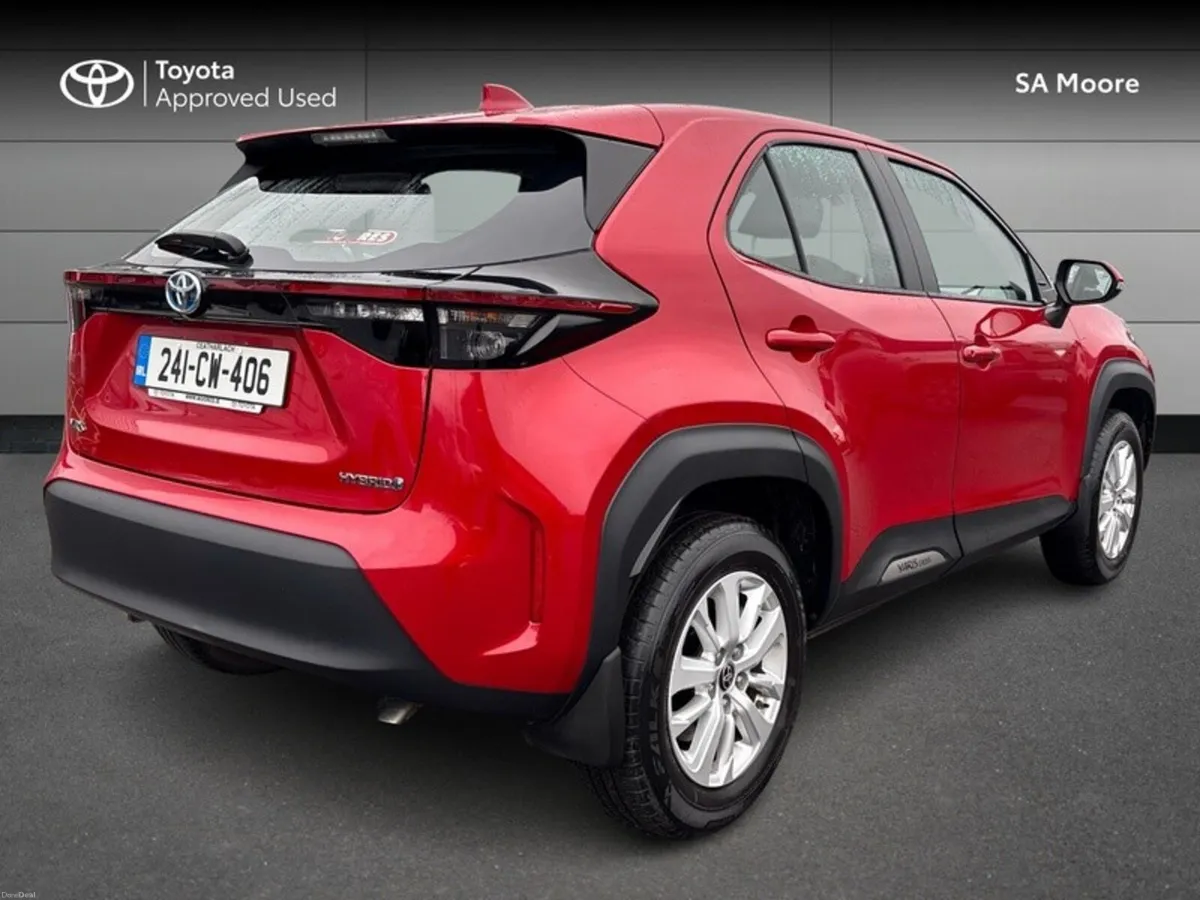 Toyota Yaris Cross HYBRID LUNA - Image 2