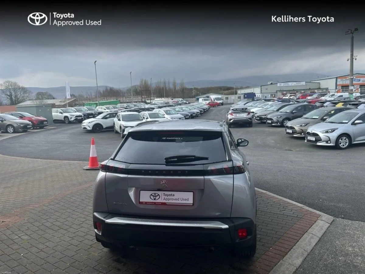 Peugeot 2008 ALLURE 1.2 100 4DR - Image 4