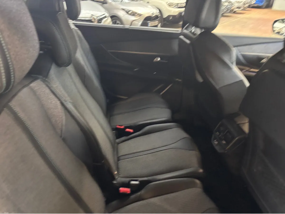 Peugeot 5008 FL ALLURE 1.5 BLUE HDI 13 7 Seater - Image 1