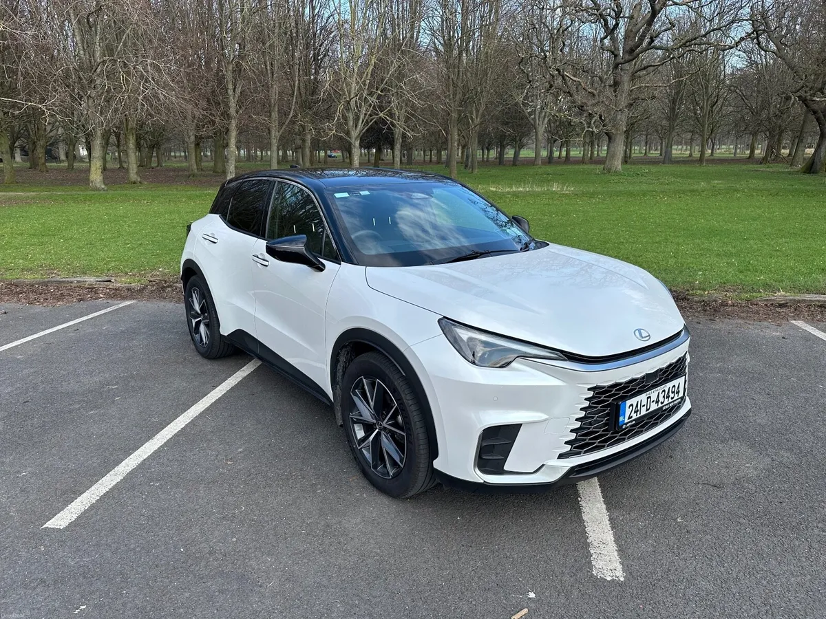 Lexus LBX Emotion - Very low milage - Image 4