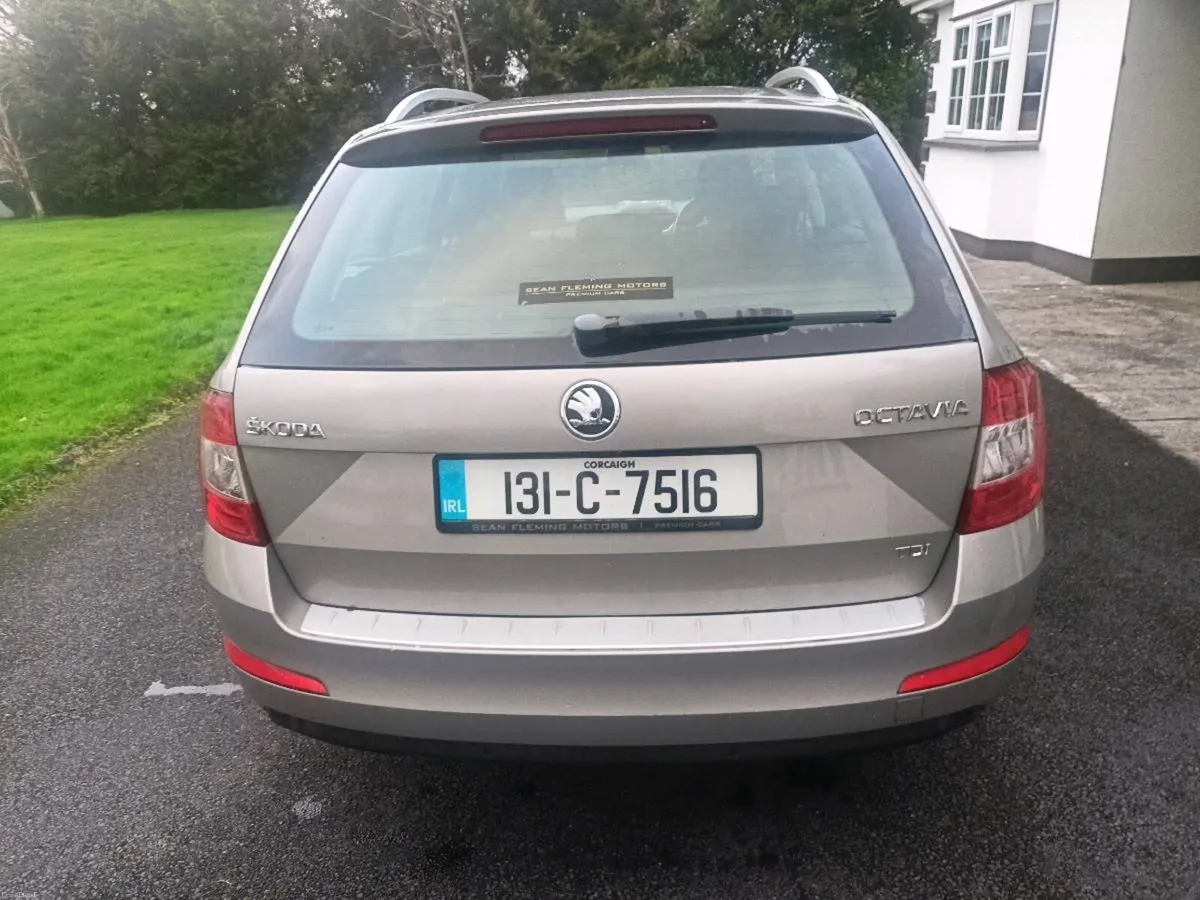 ***LOW KMS*** Skoda Octavia - Image 3