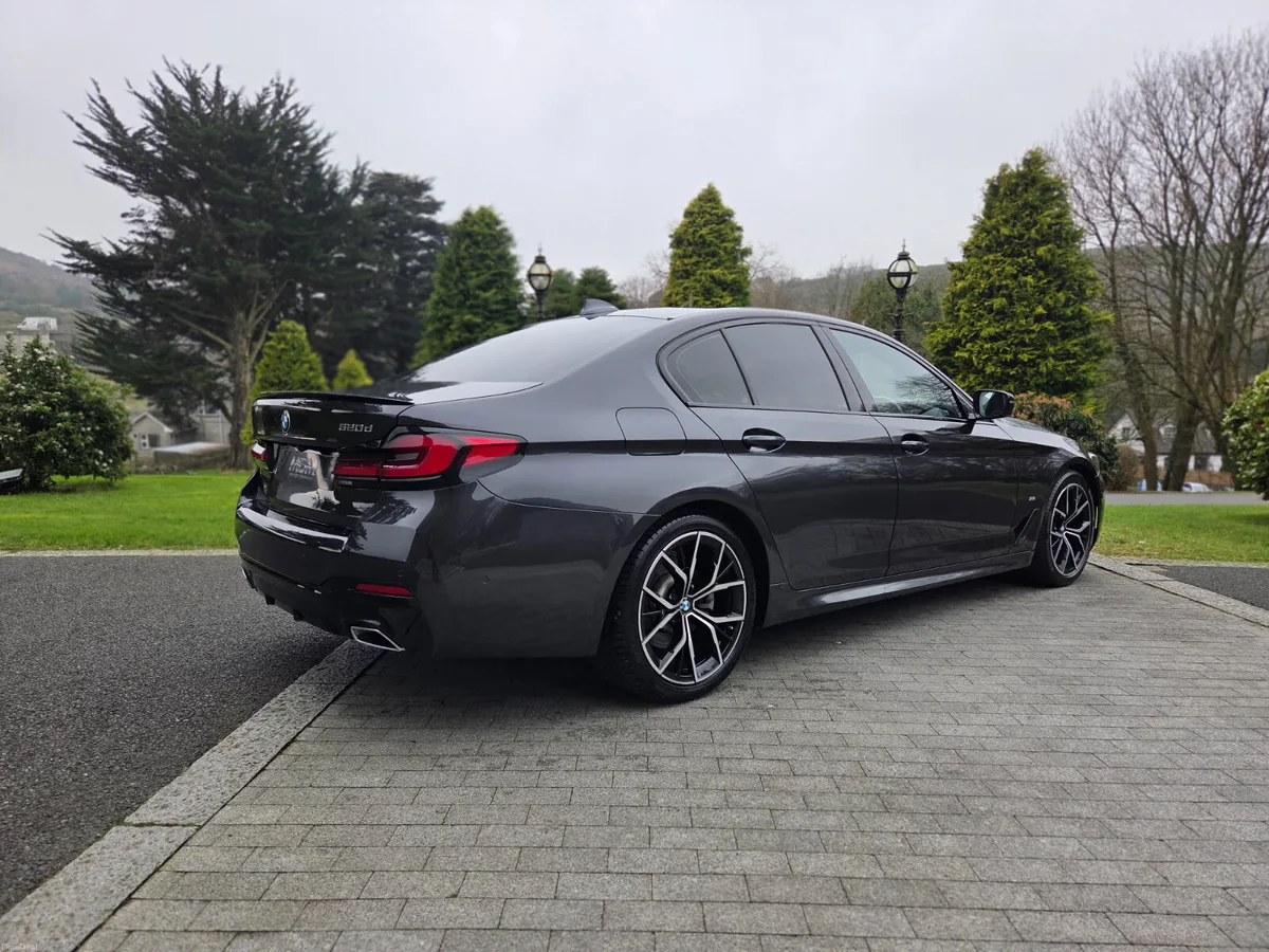 2022 BMW 520D M-Sport MHT Auto **NI REGISTRERED** - Image 4
