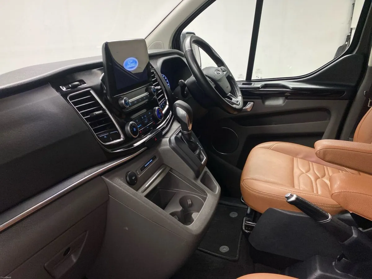 Ford Tourneo Custom 125 T35 0 320 L LIMITED 2.0 TD - Image 3