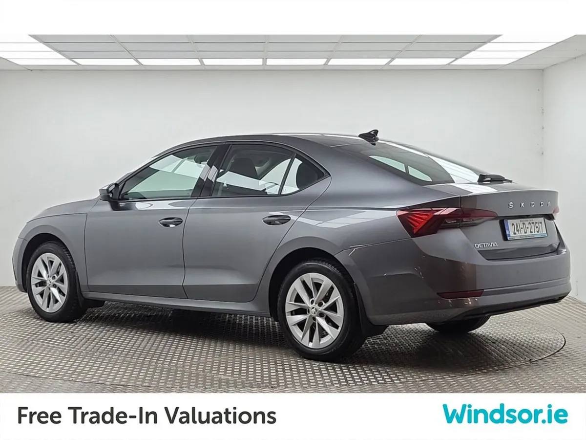 Skoda Octavia OCTAVIA AMB 2.0TDI 115HP DSG - Image 4