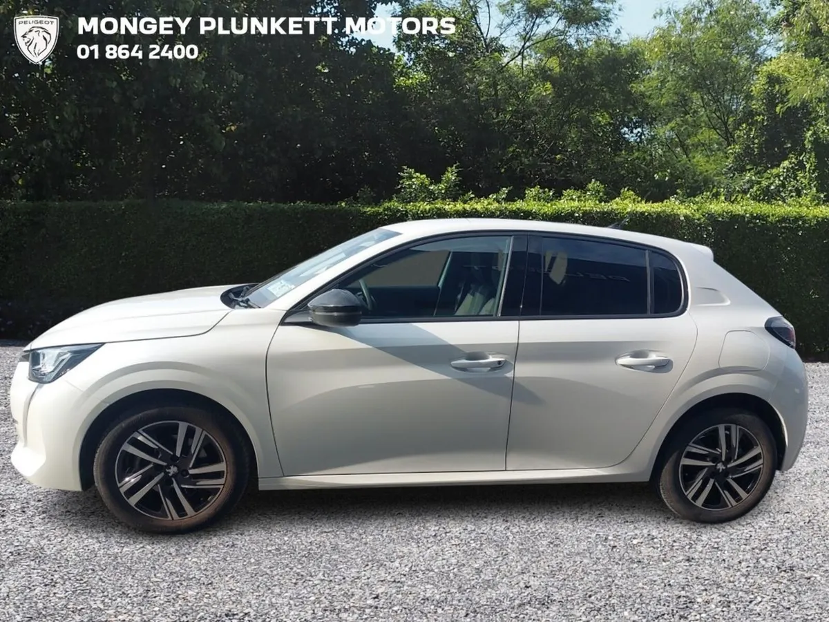 Peugeot 208 1.2 Allure SUPER LOW MILEAGE !!! - Image 4