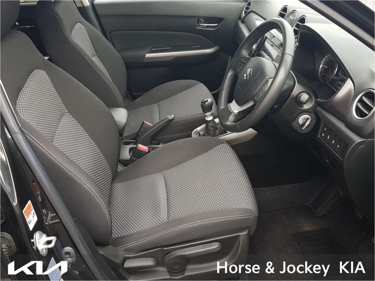 Suzuki Vitara 1.4 Hybrid SZ4 MT - Image 3