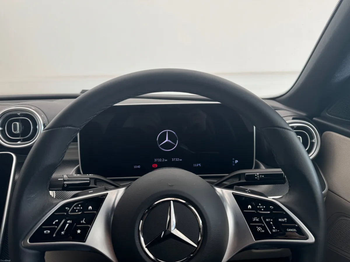 Mercedes-Benz C-Class 2025 - Image 6
