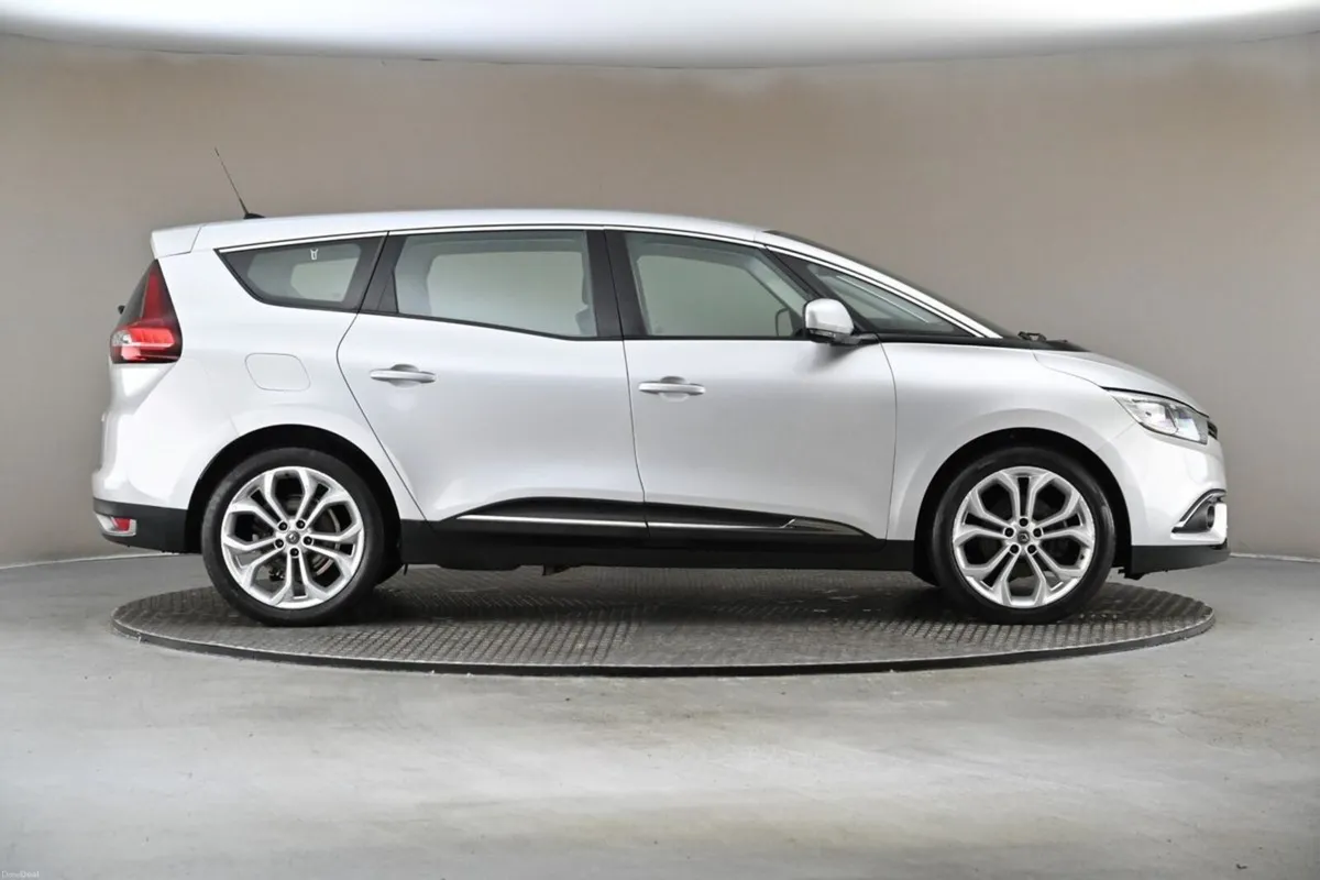 Renault Grand Scenic 1.75 Blue dCi 120 AUTO Play - Image 2
