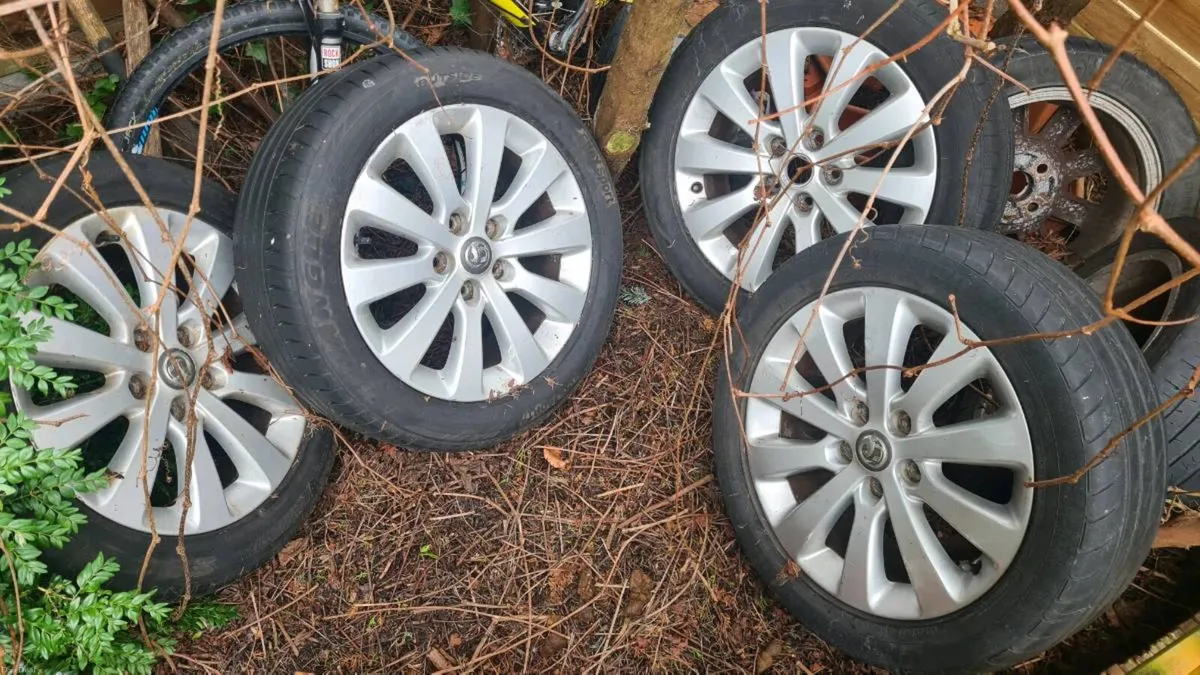 Opel Astra GTC. Quick sale! BARGAIN! - Image 2