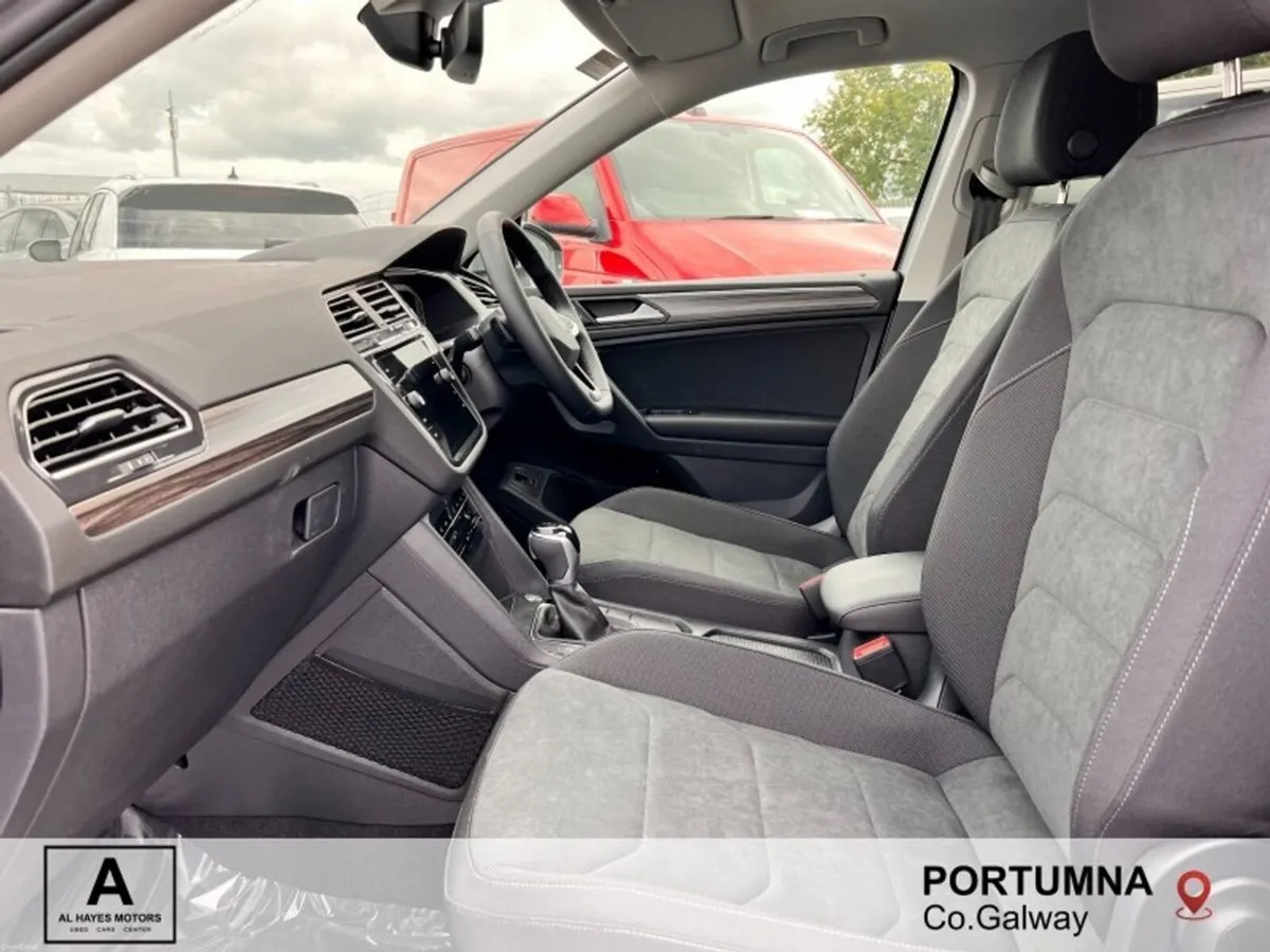 Volkswagen Tiguan Allspace  AUTOMATIC 7SEATER ELEG - Image 4