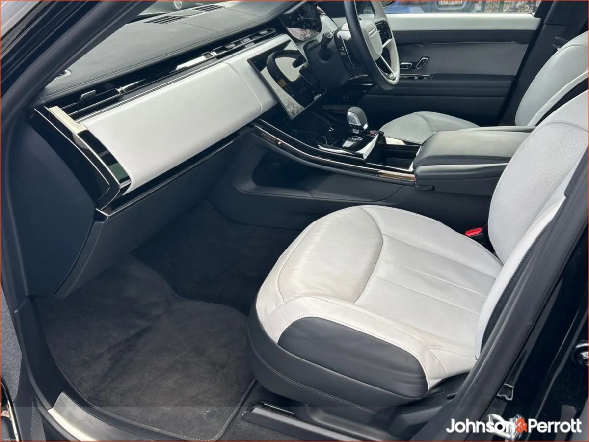 Land Rover Range Rover Sport SWB 3.0 I6 PHEV SE (R - Image 3