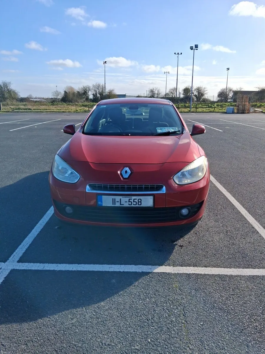 Renault Fluence 2011 - Image 2
