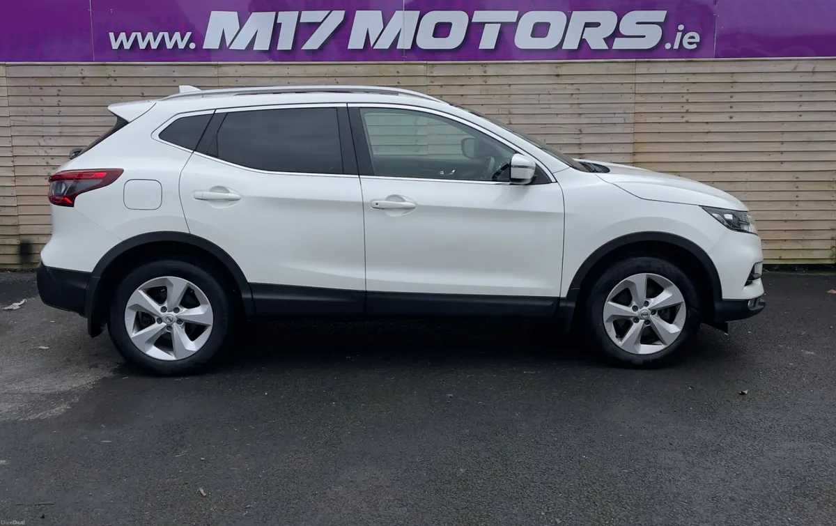 2019 Qashqai , Panoramic Roof, Manual - Image 4